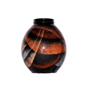 Kleine Vase mit schattierten Farben