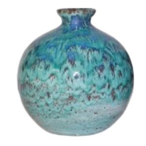 kleine blaue und grüne Vase